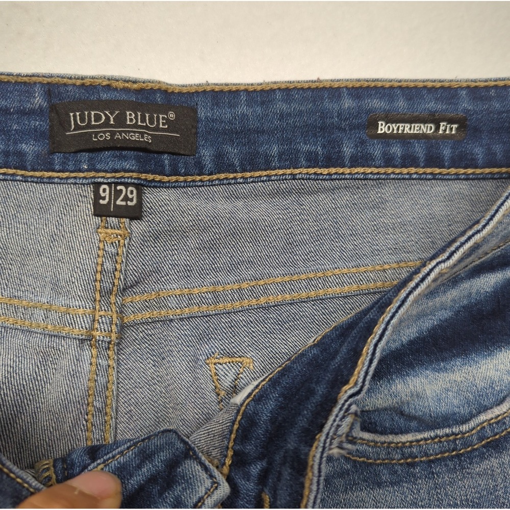 Judy Blue Boyfriend Fit Distressed stretch Jeans Medium Wash Womens 9/29 - Picture 3 of 9